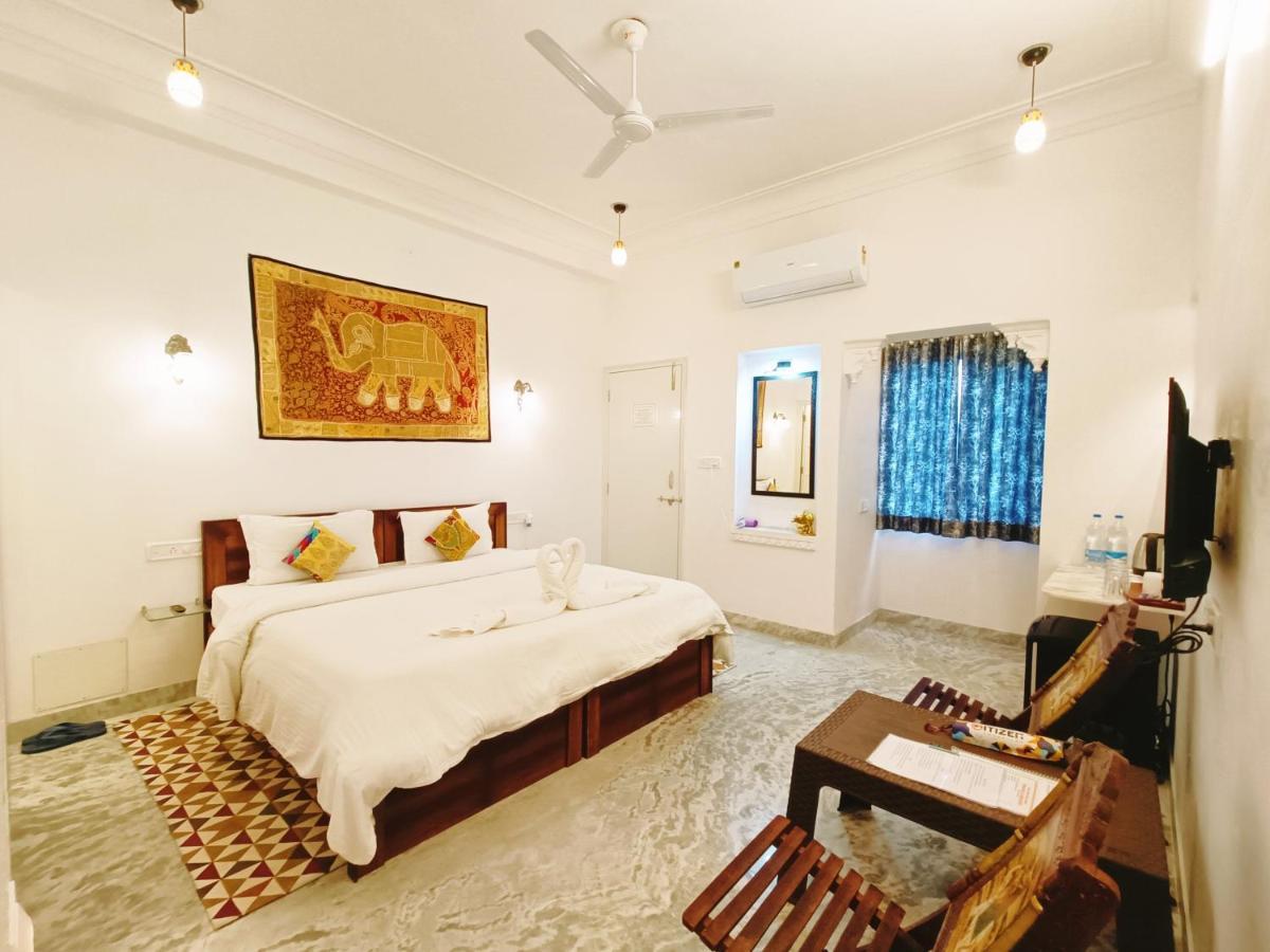 Hotel Prakash Ji'S Haveli -Luxurious Lakeside Retreat- Udaipur Exterior foto