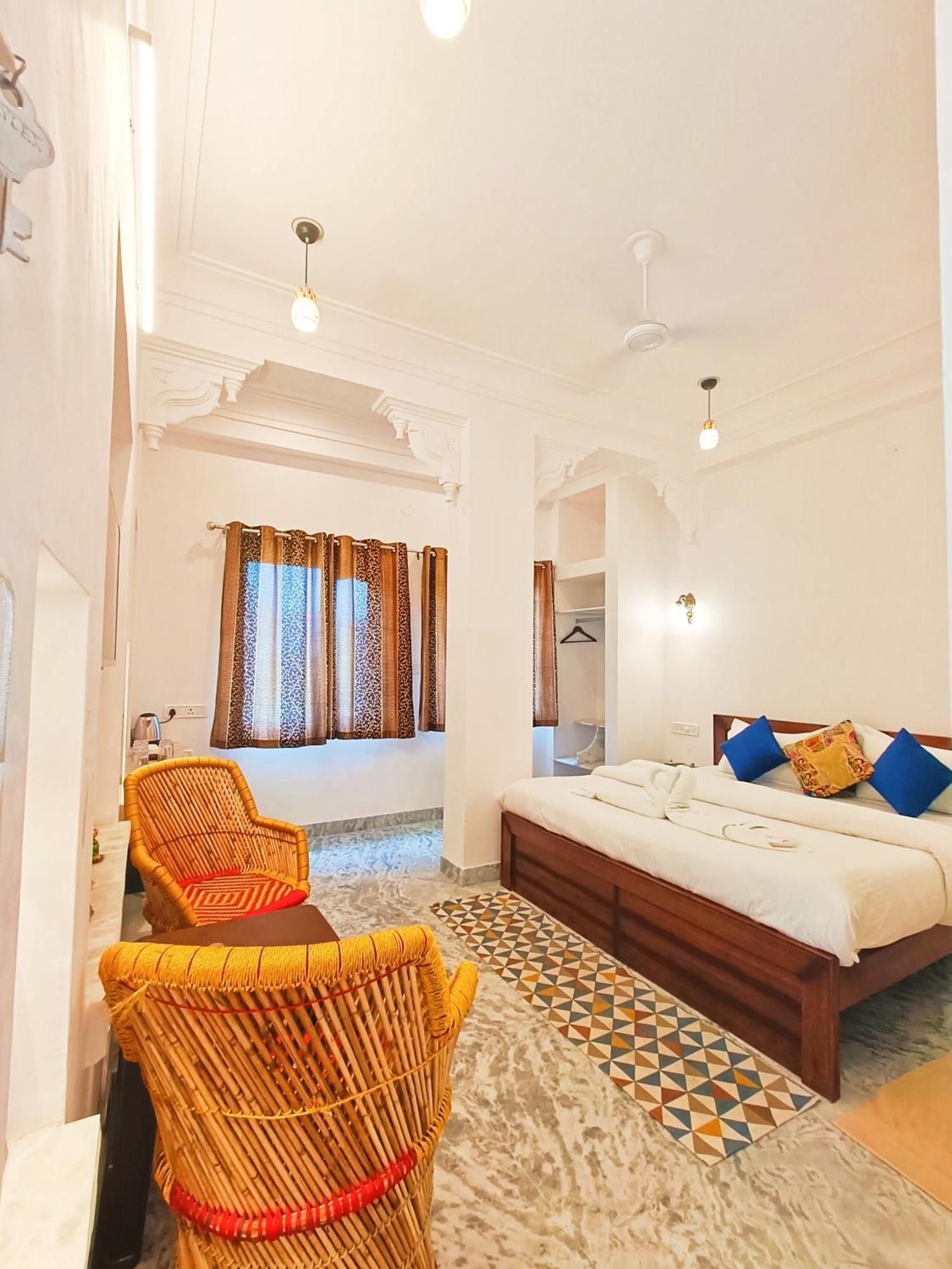 Hotel Prakash Ji'S Haveli -Luxurious Lakeside Retreat- Udaipur Habitación foto